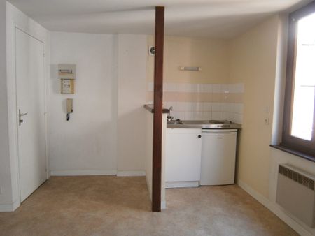 T2 de 40m² – Proche Pl. des Carmes – Location – Limoges – BEGIP - Photo 4