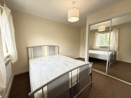 Tullis Gardens, Glasgow, G40 - Photo 3