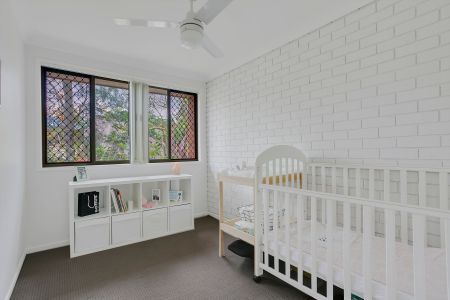 Cosy Townhouse with Complex Pool - Photo 4