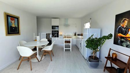 Casa com dois quartos e parqueamento - Foto 2