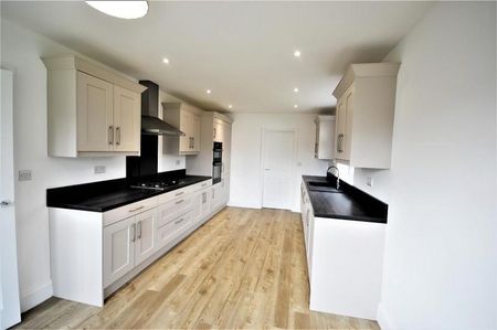 2 Bedroom Detached To Let - Photo 3