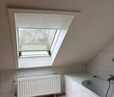 Ruhig gelegene 2 Zimmer-Dachgeschoss Wohnung - Photo 3