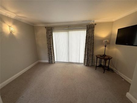 5 bedroom detached house to rent - Photo 3