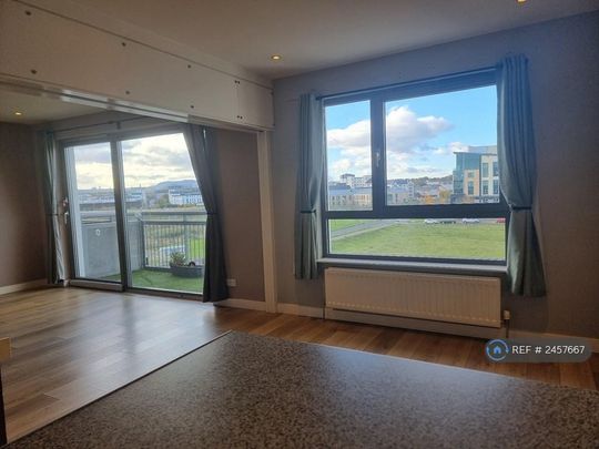 3 bedroom flat to rent - Photo 1