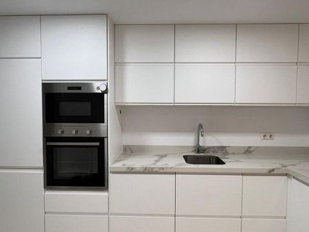 2 bedroom luxury Flat for rent in Nueva Andalucia, Andalusia - Photo 2