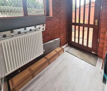 3 bedroom semi-detached house to rent - Photo 5