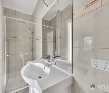 MODERN 5-BEDROOM HOME | TWO ENSUITES | WALK TO WERRIBEE STATION | PARK & WERRIBEE RIVER VIEWS - Photo 6