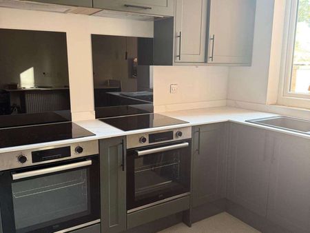 Hawthorn Road Room 6 - Photo 5