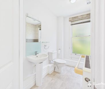 2 Bedroom - Photo 6