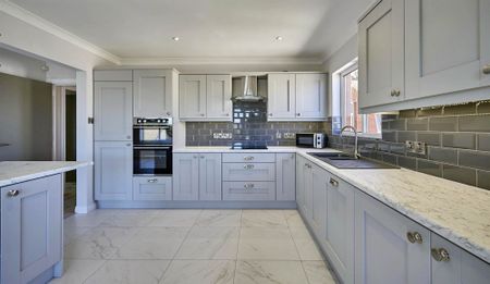 24 O'Neills Place, Church Road, Holywood, BT18 9BU - Photo 3