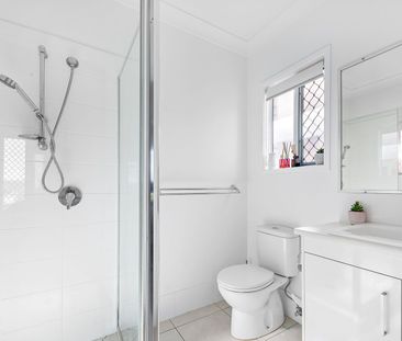 9 Mount Pleasant Street, Park Ridge QLD 4125 - House For Rent | Domain - Photo 5