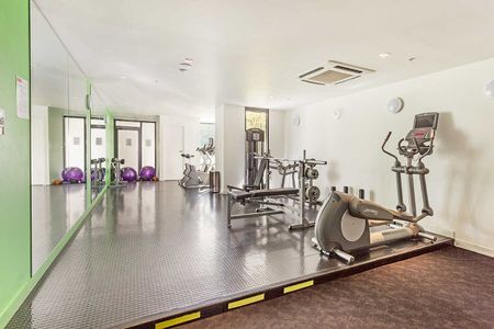 LUXURY EXECUTIVE ONE BEDROOM APARTMENT WITH STORAGE CAGE, BALCONY WITH VIEWS, CAR PARK & AIRCONDITIONING - Photo 3