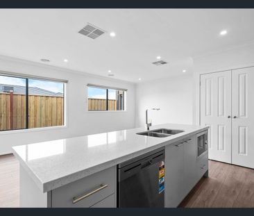 Brand New Living in Prime Clyde Location - Photo 6