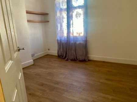 2 Bed Terraced House, Coventry, CV2 - Photo 2