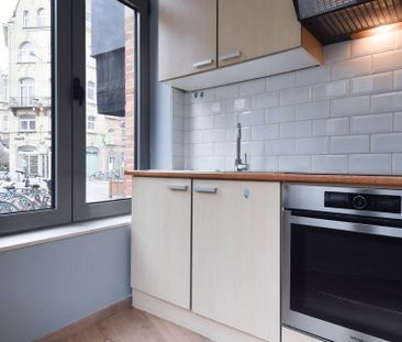Studio met slaaphoek te huur in Schaarbeek voor € 700 met 1 slaapkamer - Photo 6