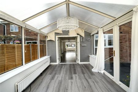 5 bedroom detached house to rent - Photo 4