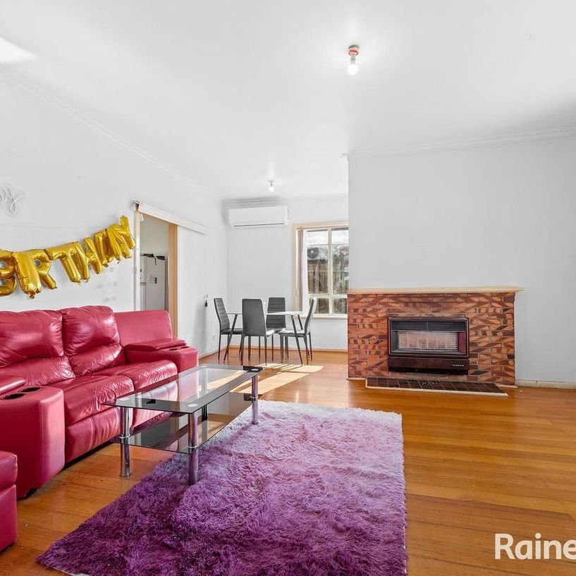 Centrally located! - Photo 1