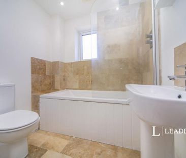 3 bedroom semi-detached house to rent - Photo 3