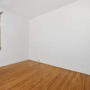 3 CH - 1 SDB - Montréal - $1,800 /mo - Photo 2