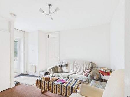 3 bedroom flat to rent - Photo 2