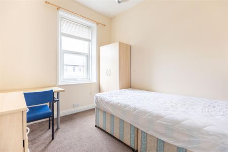 5 bed terraced house to rent in Chillingham Road, Heaton, NE6 - Photo 2