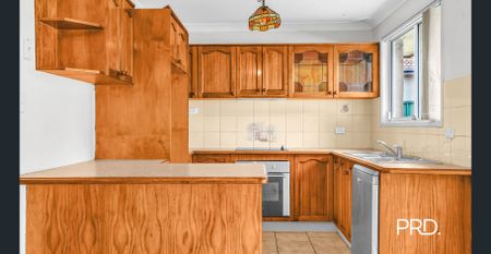 3 Bedroom Family Home in Cranebrook - Photo 5