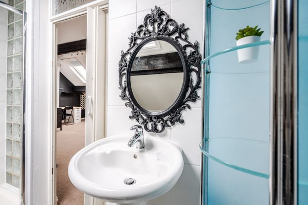 Anfield Road Room 5 - Photo 1