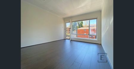 UPDATED 2 BEDROOM APARTMENT - Photo 2