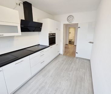 Zur Miete für Jung und Alt: Barrierearme 2-Zimmer-Wohnung mit Balkon - Photo 4