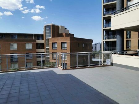 “Fully furnished, Spacious 3-Bedroom Apartment with Large Balcony and terrace in the Heart of Auburn for rent” - Photo 3