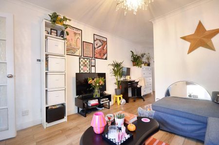 1 bedroom flat to rent - Photo 2