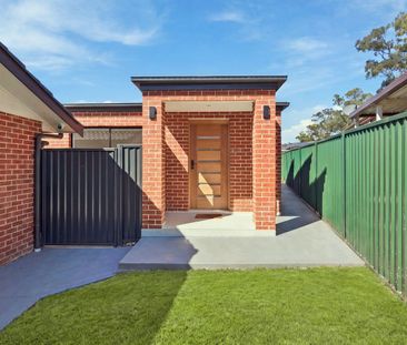 Brand New Granny Flat with Two Toilets & Ducted Aircon - Photo 5