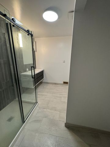 240 Blackburn - Photo 2