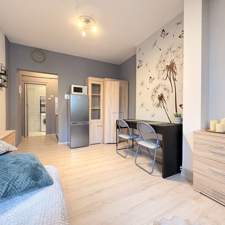 Przytulna kawalerka I Niski czynsz! I Blisko parku - Photo 1