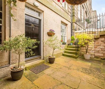 A delightful main door three bedroom garden flat, available on a furnished basis and located in a popular New Town location. - Photo 1