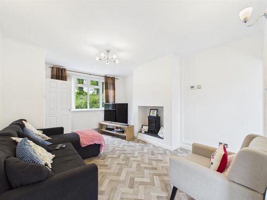 3 bedroom semi-detached house to rent - Photo 1