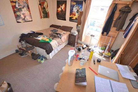 Carnarvon Road, Reading, Berkshire, RG1 - Photo 2