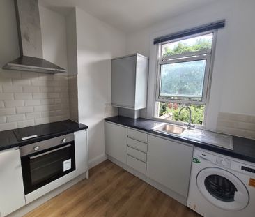 1 Bed Maisonette, Maidstone Road, N11 - Photo 2