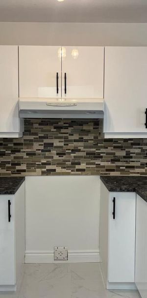 Condo 4 1/2 sur 2 étages rénové Pointe-aux-Trembles Montréal - appartement à louer - Photo 1