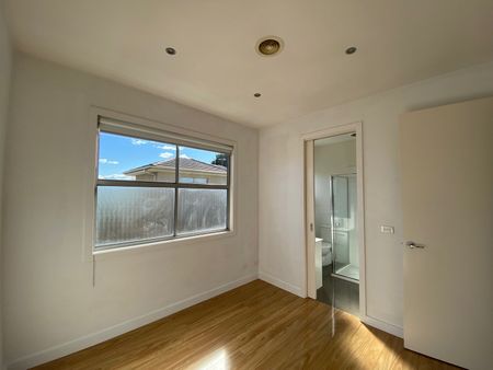 1/28 Pickett Street, Reservoir VIC 3073 - Photo 5