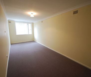 Firstfloor 2 Bedroom Unit in a Convenient Location&excl; - Photo 3