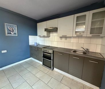 3 bedroom semi-detached house to rent - Photo 2