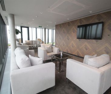 Stratosphere Tower, 55 Great Eastern Road, Stratford - Photo 2
