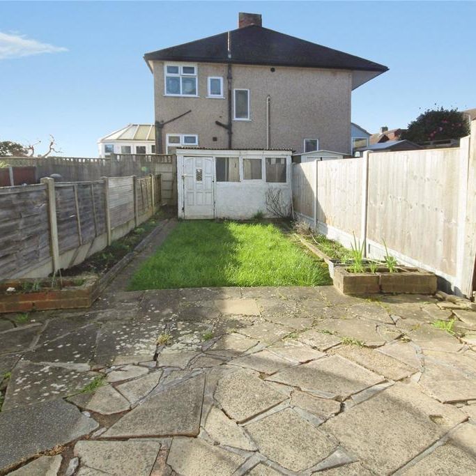 2 bedroom maisonette to rent - Photo 1