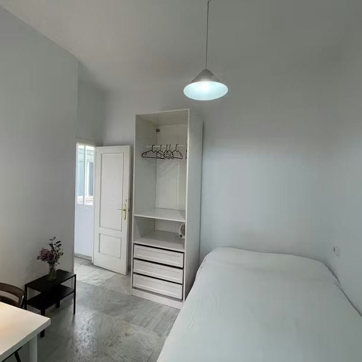 Calle San Luis, Sevilla, Andalusia 41003 - Photo 1