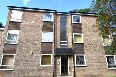 2 bedroom Flat in Grosvenor Park Gardens, Leeds - Photo 3