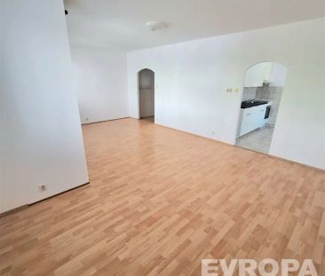 Krásný a světlý byt 3+1 s lodžií, případně i s garáží, o ploše 87 m - Photo 4