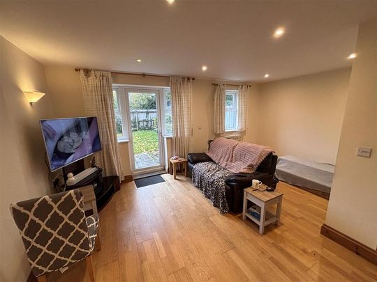 3 bedroom semi-detached house to rent - Photo 1
