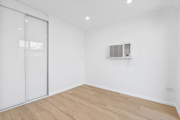 Modern 1-Bedroom Flat in Tregear - Photo 1