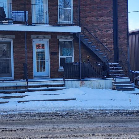 Grand 4 1/2 a louer ville de Granby - Photo 4